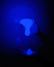 Cargar imagen en el visor de la galería, Glow in the dark