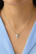 Cargar imagen en el visor de la galería, Aretes y collar MF